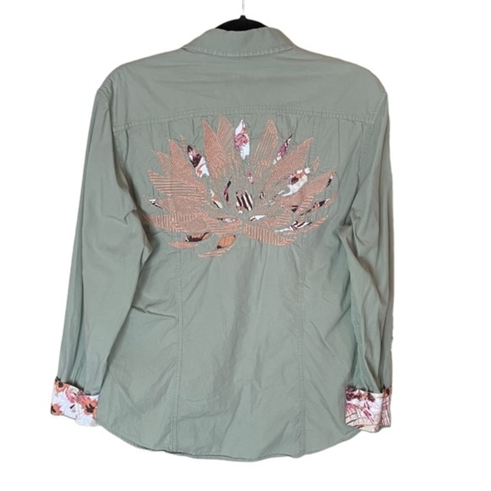 French Connection 100% Cotton Sage Pink Embroidered Floral Cuff Size Medium‎